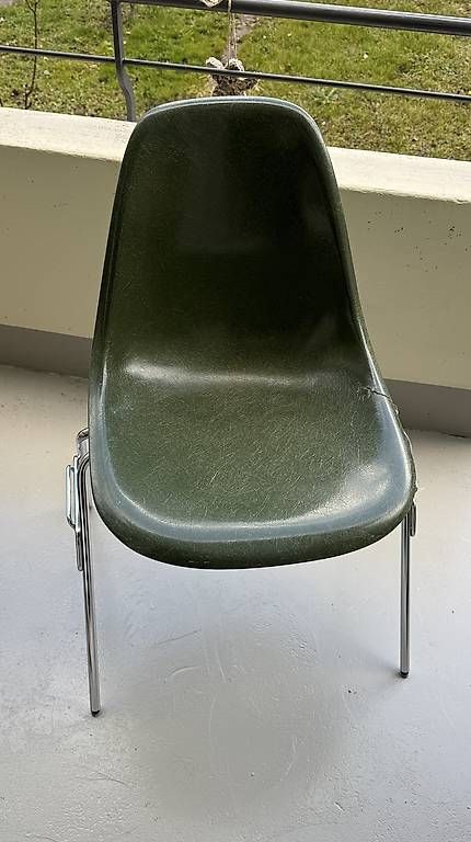 Eames Sedie: Original Eames Fiberglas Chair – Usato da Ostermundigen venduto da Hans9