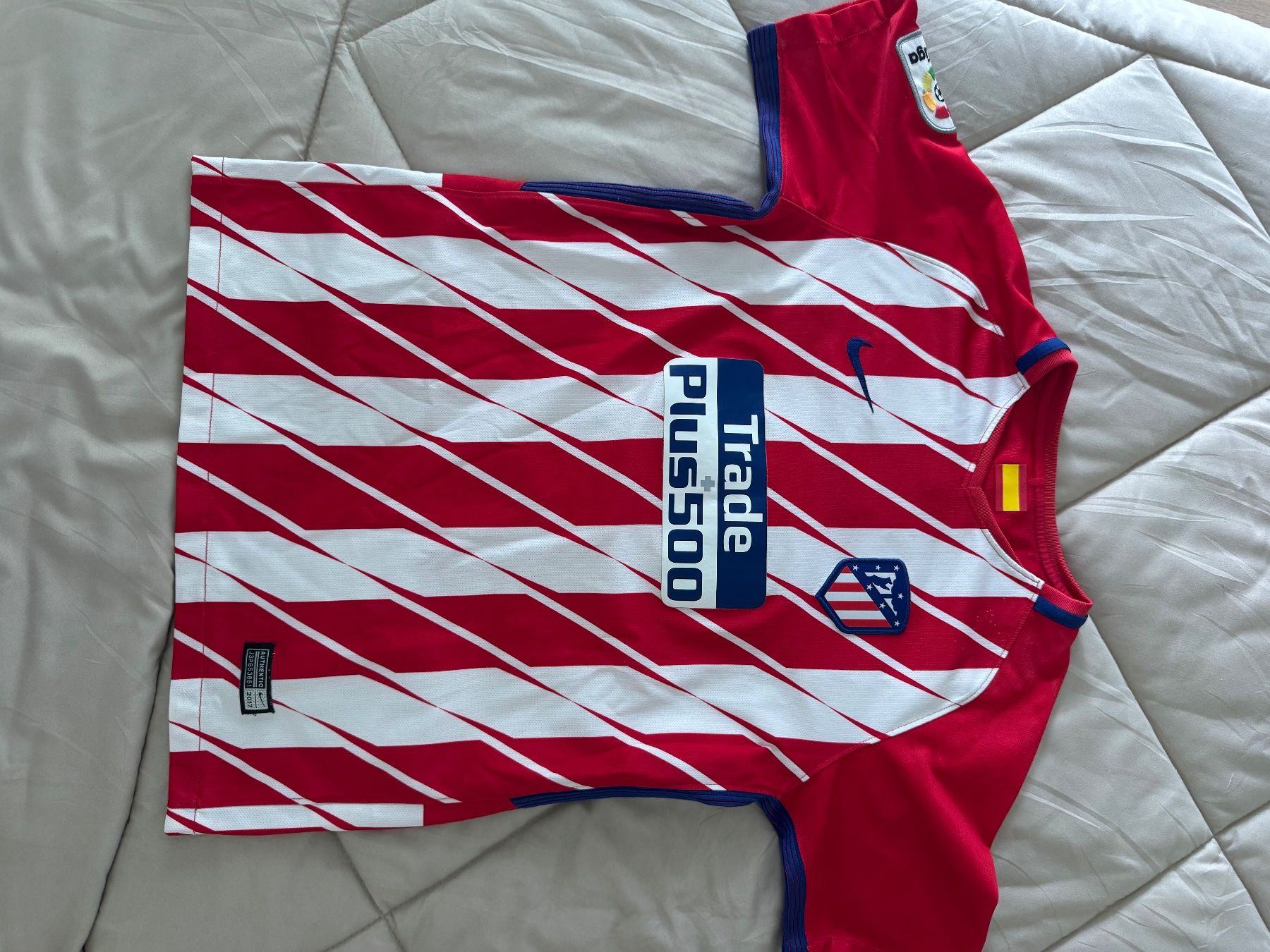Nike Scarpe, pantaloni & magliette da ginnastica: Fussball Trikot Gr. 147/158 – Usato da Binningen venduto da Nfizzi