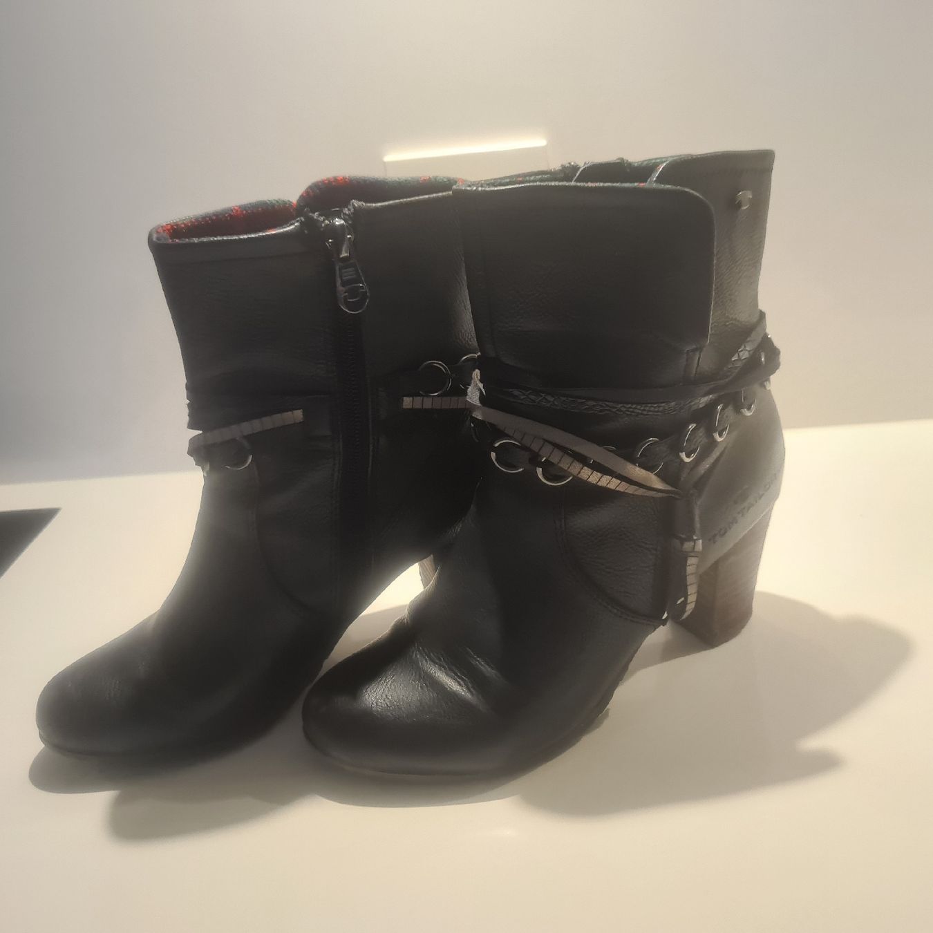 Tom Tailor Scarpe da donna: TOM TAILOR Stiefeletten Gr. 36 Braun – Usato da Steinen venduto da turbogeiss99 7