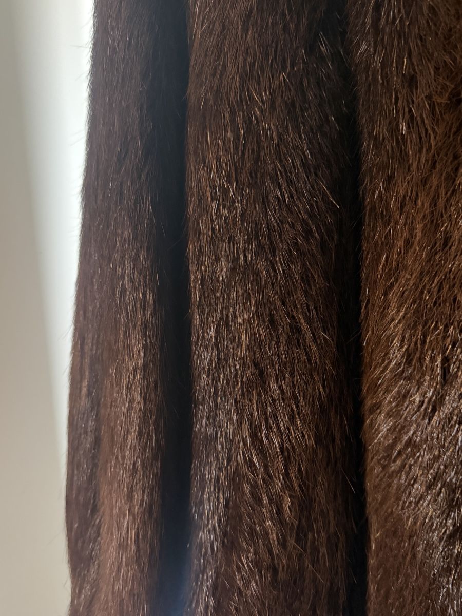 Mäntel: kanadischer Wolfs Pelz dunkel braun – Gebraucht aus Gals von sop_s7mz 1