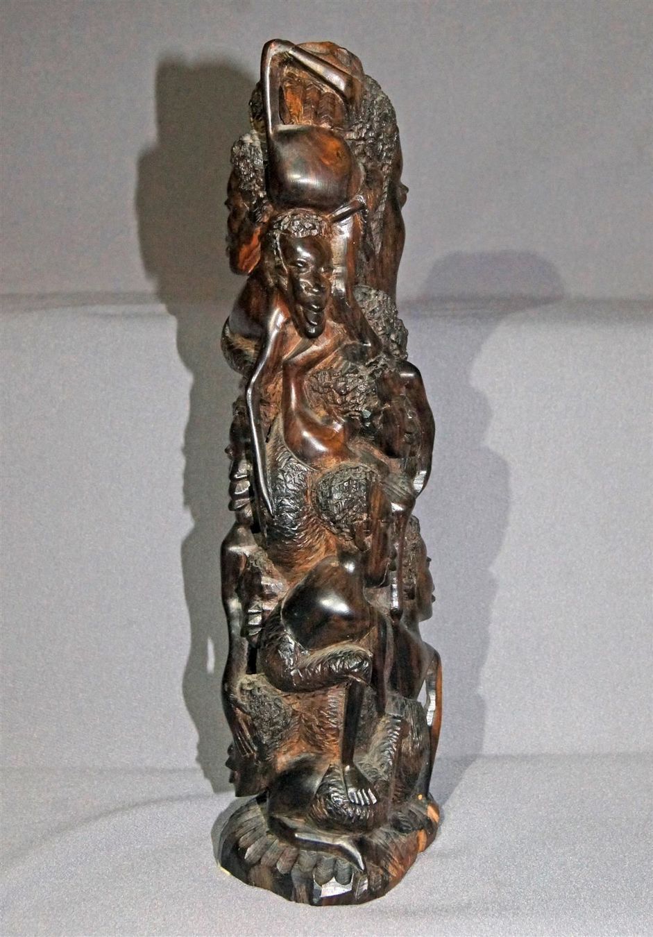 Skulpturen & Statuen: Fantastische Ebenholzschnitzerei – Gebraucht aus Geroldswil von ARTEFACTO 7