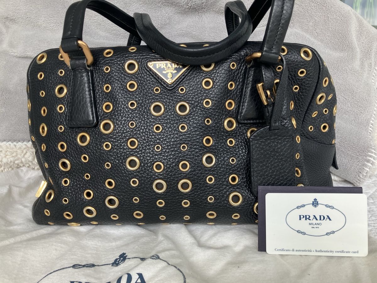 Prada Taschen für Damen: Prada Tasche – Gebraucht aus Zürich von Lilua78