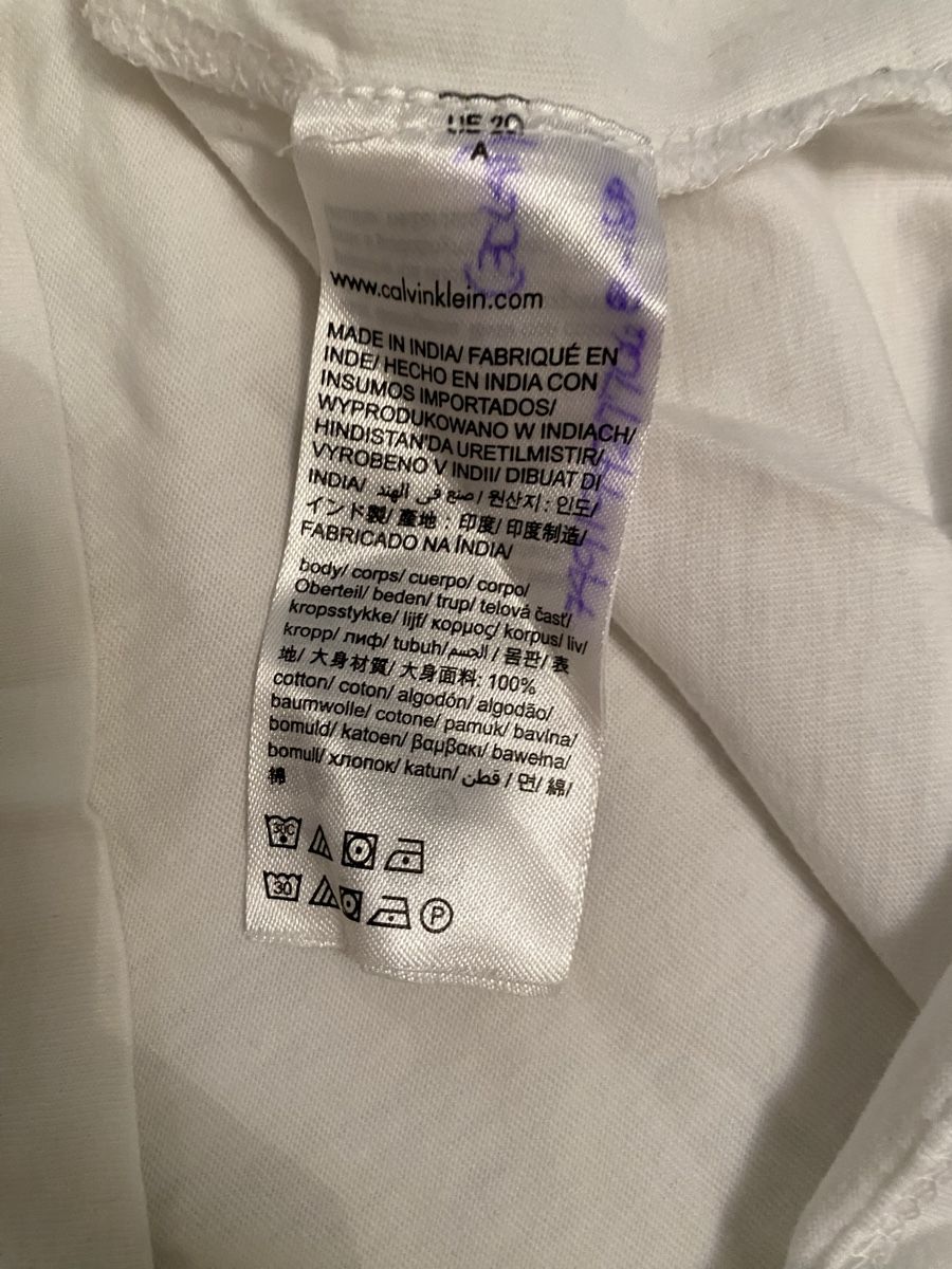 Calvin Klein T-shirt: Calvin Klein tshirt – Usato da Opfikon venduto da Luis144 4