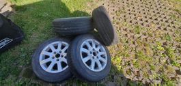 Sommerreifen auf Felgen 195/65R15.