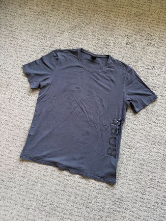 T-shirt BOSS noir taille S bon état