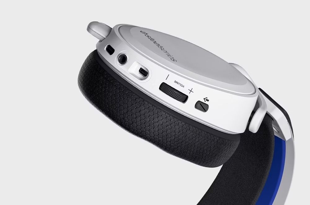 Steelseries Cuffie: SteelSeries Arctis 7P+ Wireless PS5 - unbenutzt – Nuovo (secondo la descrizione) da Regensdorf venduto da zuercherrenato 6