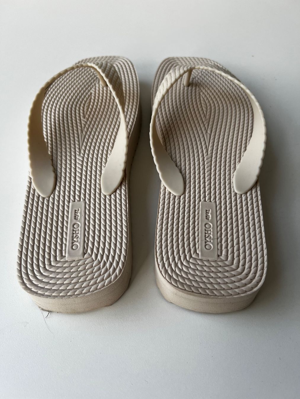 Oysho Scarpe da donna: Oysho Flip Flops ecru Gr. 41 – Usato da Aarau venduto da Obdulia 1