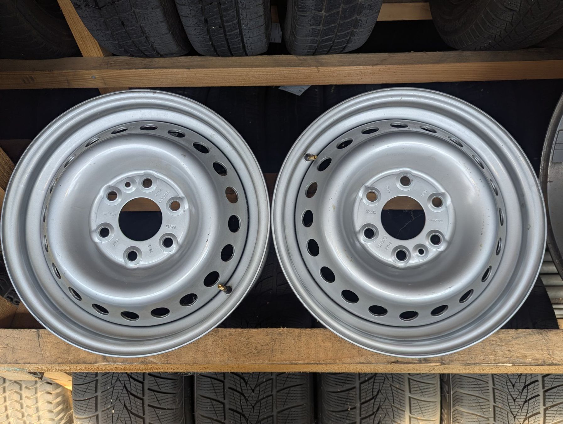 Iveco Felgen: IVECO 16" Felgen 4stk. – Gebraucht aus Aarberg von KreuzFahrzeugcenter