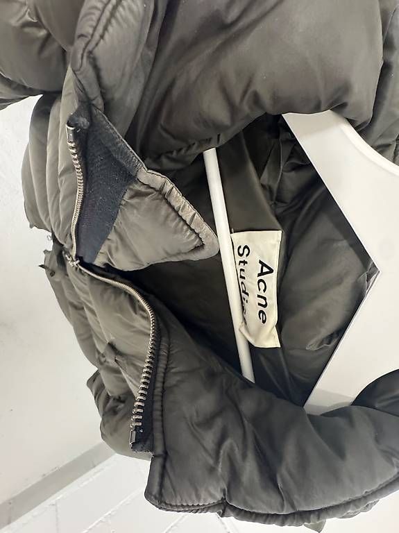 Giacche: Acne Studios Daunenjacke – Usato da Wil SG venduto da Elbl 2