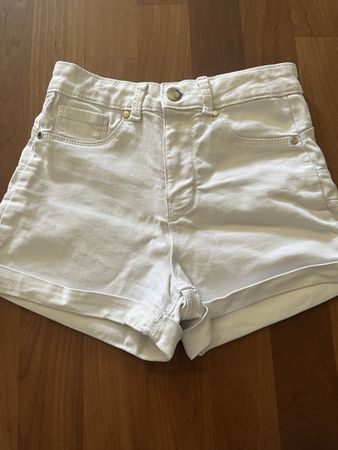Kurze Jeans weiss Grösse S guter Zustand