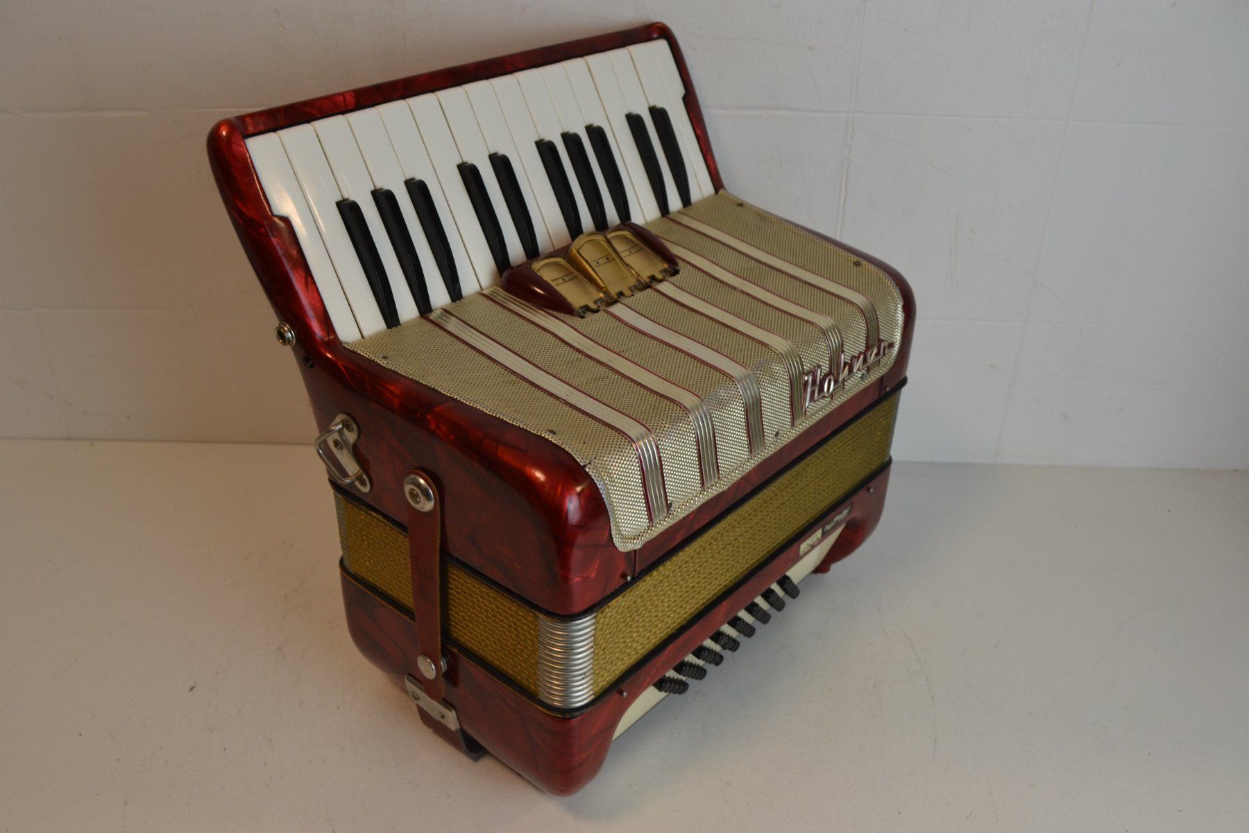 Hohner Strumenti musicali: Akkordeon chromatisch Hohner Concerto I – Usato da Zürich venduto da Brockito 1