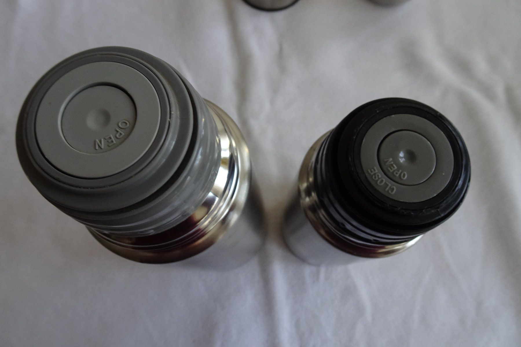 Borracce & Thermos: 2 Stück Trinkflaschen aus Metall, Isolierflaschen – Usato da Strengelbach venduto da schmetterling20 3