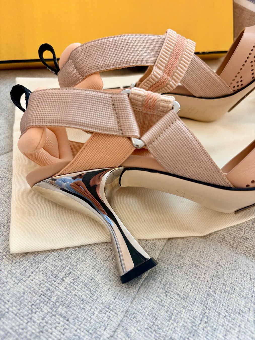 Fendi Scarpe da donna: Fendi Colibri Pumps - 36 – Nuovo (secondo la descrizione) da Rolle venduto da elisolle 5