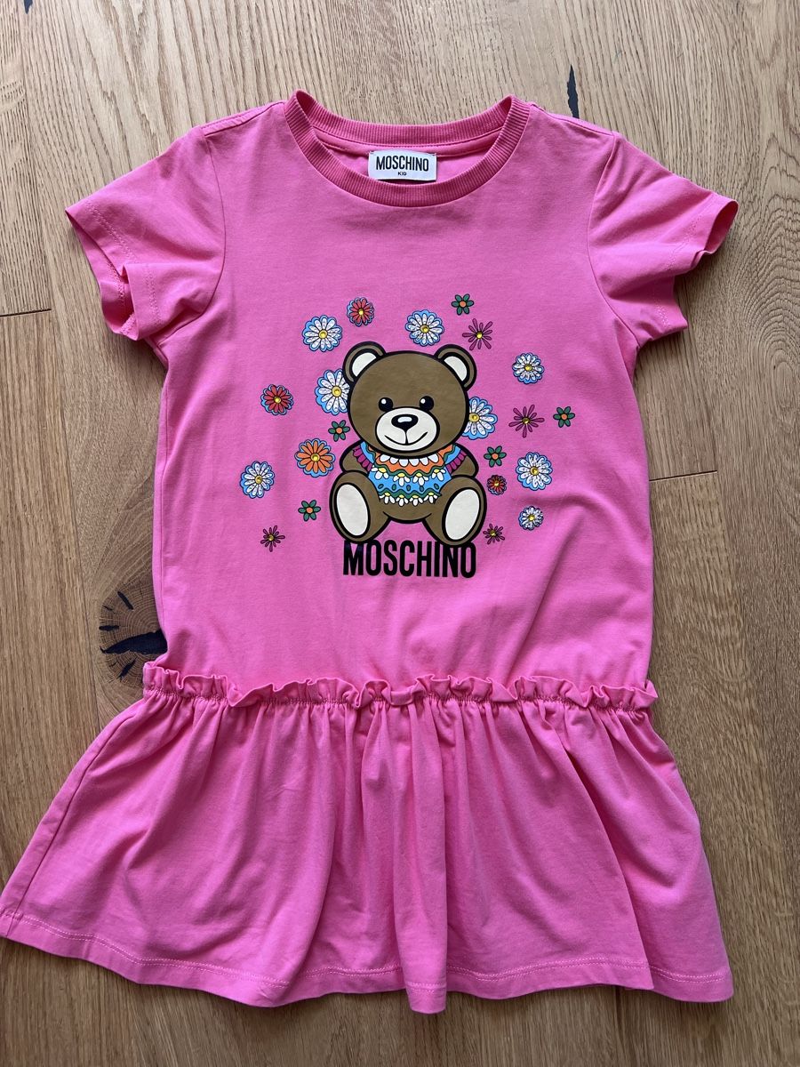 Moschino Lotti & Set di vestiti: Moschino Sweater & Kleines Mädchenkleid – Usato da Herbligen venduto da nic_q8yn 1