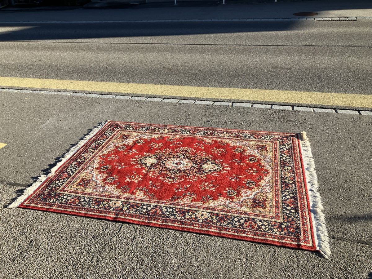 Tappeti: Schurwolle Teppich 140x200 – Usato da Erlenbach im Simmental! venduto da Simmentaler-Perlen 1