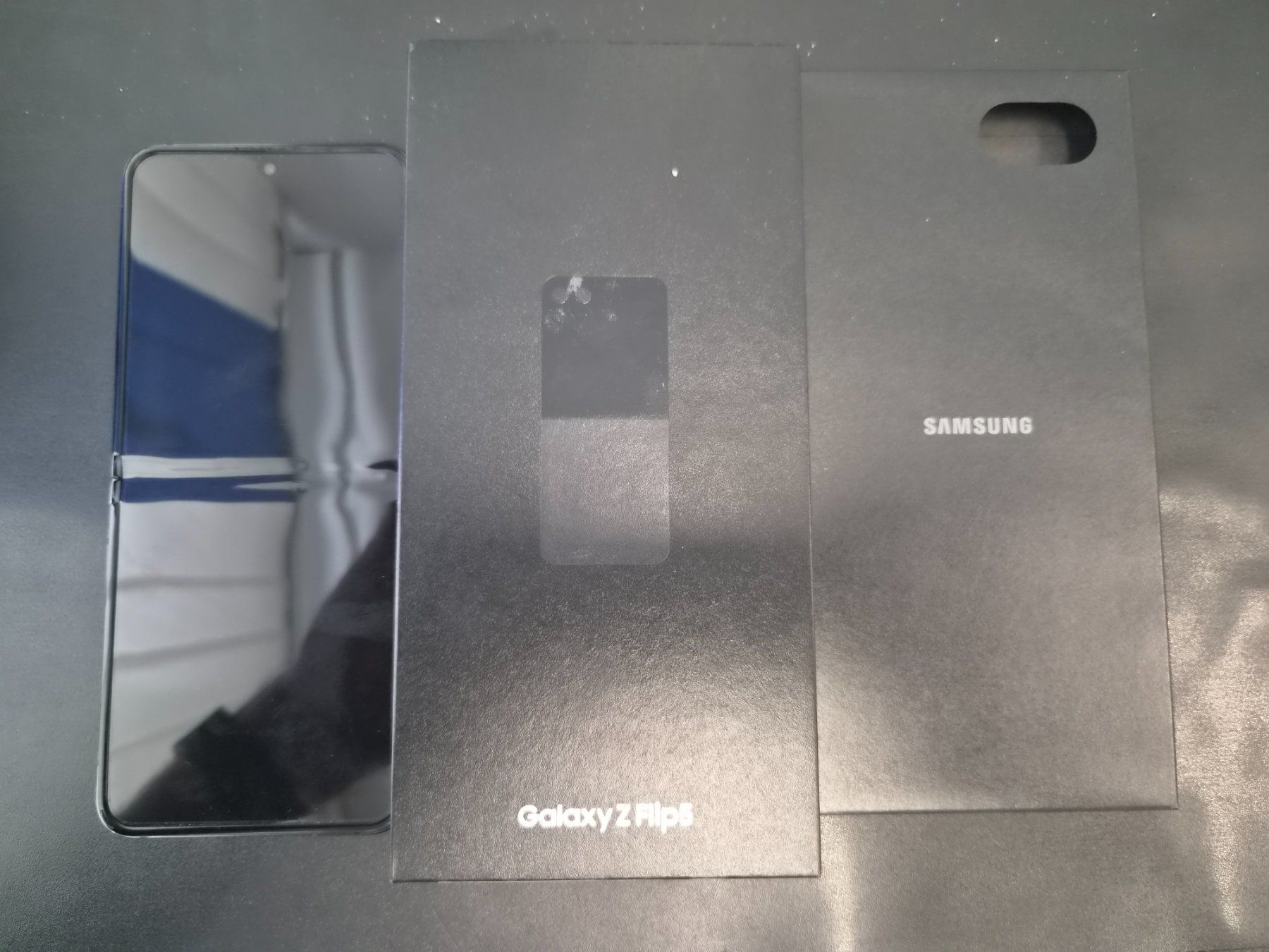 Samsung Handys / Smartphones: Samsung Galaxy Z Flip 5 – Gebraucht aus Widen von swissrace66 4