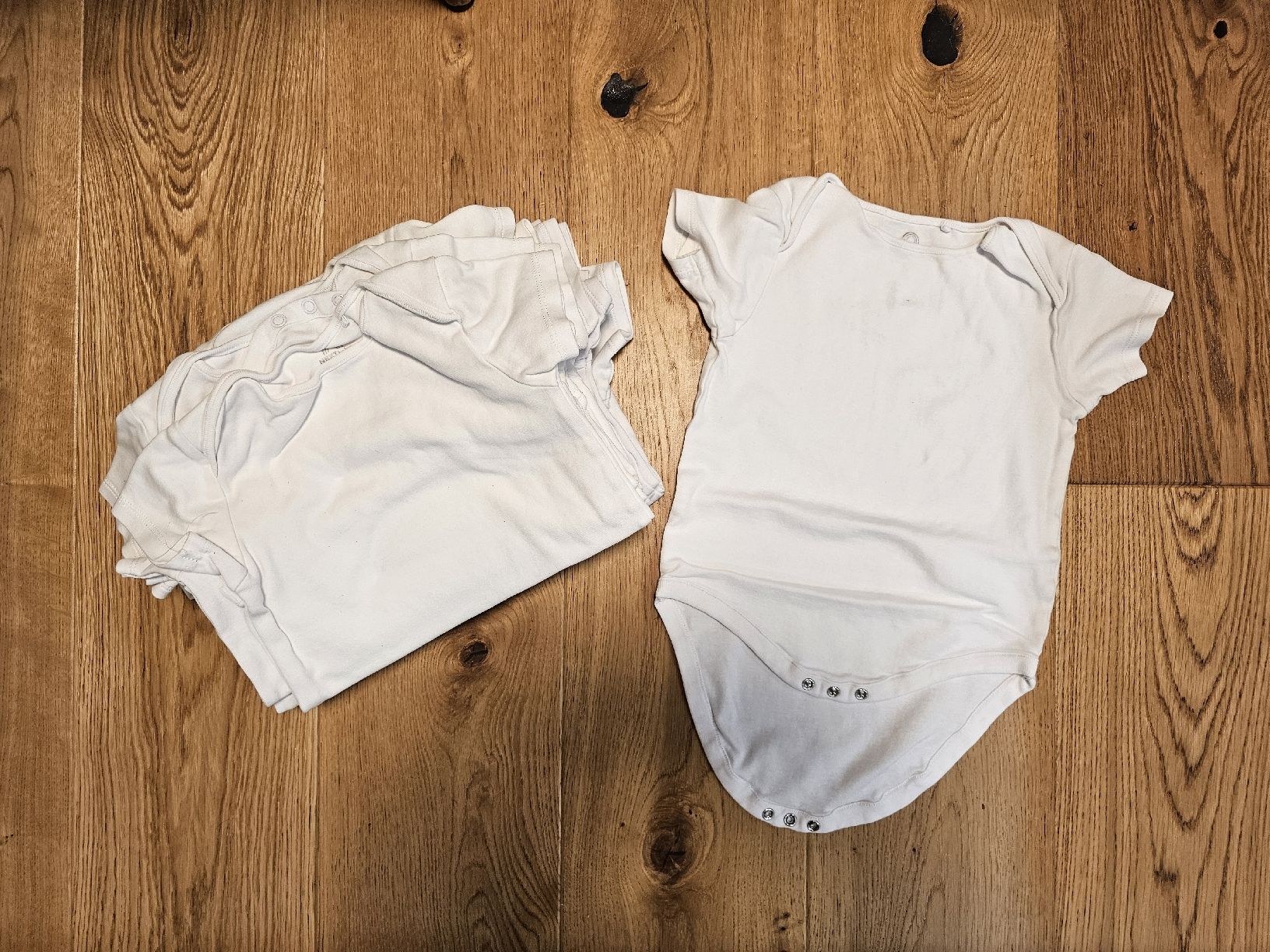 Next Lotti & Set di vestiti: Bodies – Usato da Basel venduto da vel_w2tr