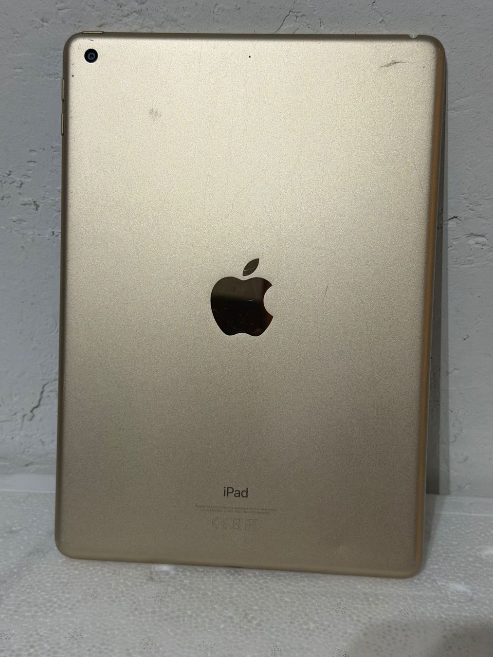 Apple Tablettes PC: iPad A1822 – Défectueux à Plan-Les-Ouates par Shocc 1