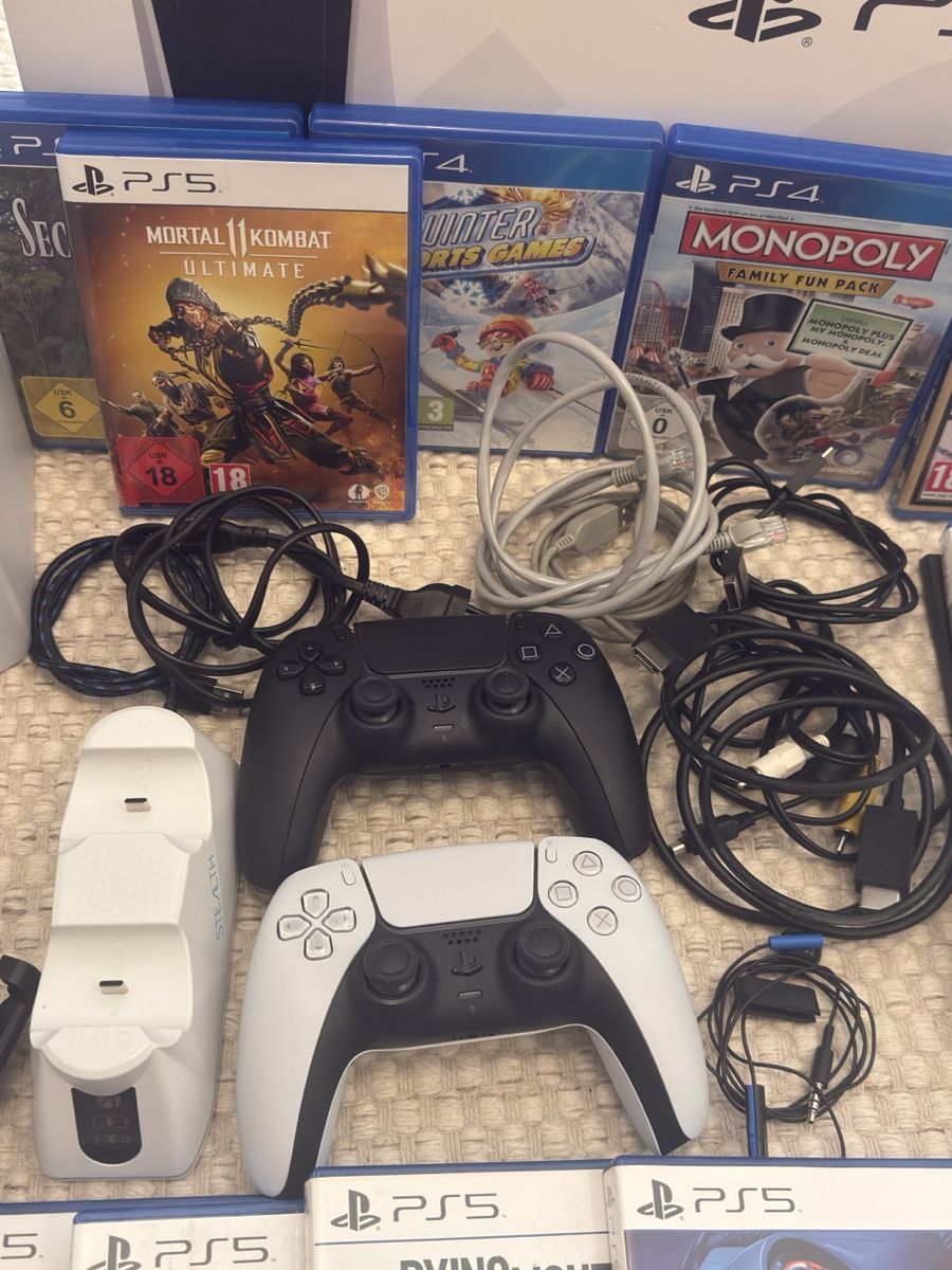 Sony Konsolen: 🎮 PS5 Disc + 2 Controller + 12 Spiele + Headset – Gebraucht aus Uster von sand.set 2