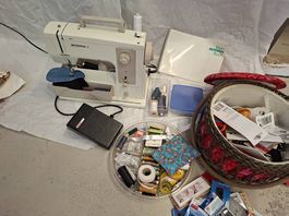 Bernina 803 mit viel Zubehör