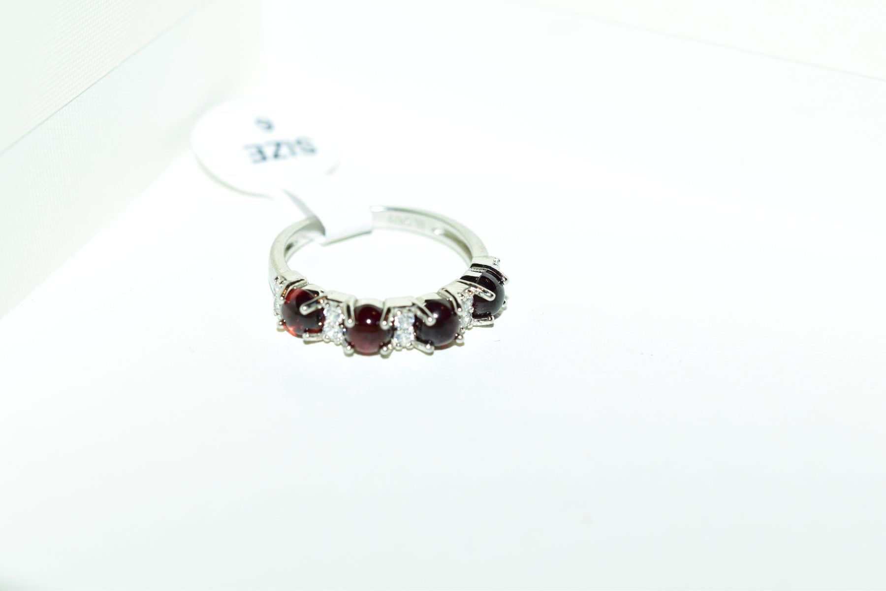Anelli: Ring mit Granat aus Sterling Silber, 6.5 neu – Nuovo e nell'imballaggio originale da Laufen venduto da flowerfan 1