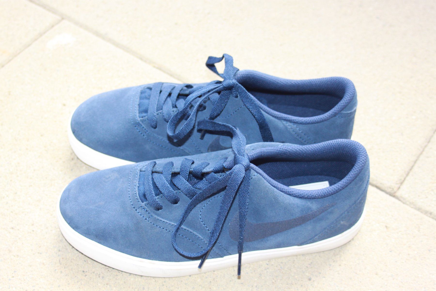 Nike Scarpe da uomo: marineblaue Wildleder Sneaker 38.5 Nike – Nuovo (secondo la descrizione) da Wenslingen venduto da Strick4Alpaca 1