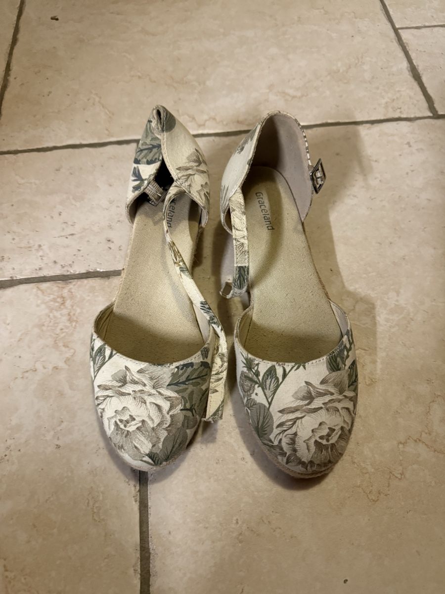 Scarpe per ragazze: Chaussures 35 – Usato da Tavannes venduto da calimero1012