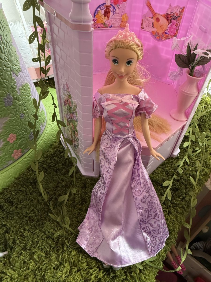 Disney Puppen: Barbie Disney Raiponce II – Gebraucht aus Ecublens VD von charliecinquillo