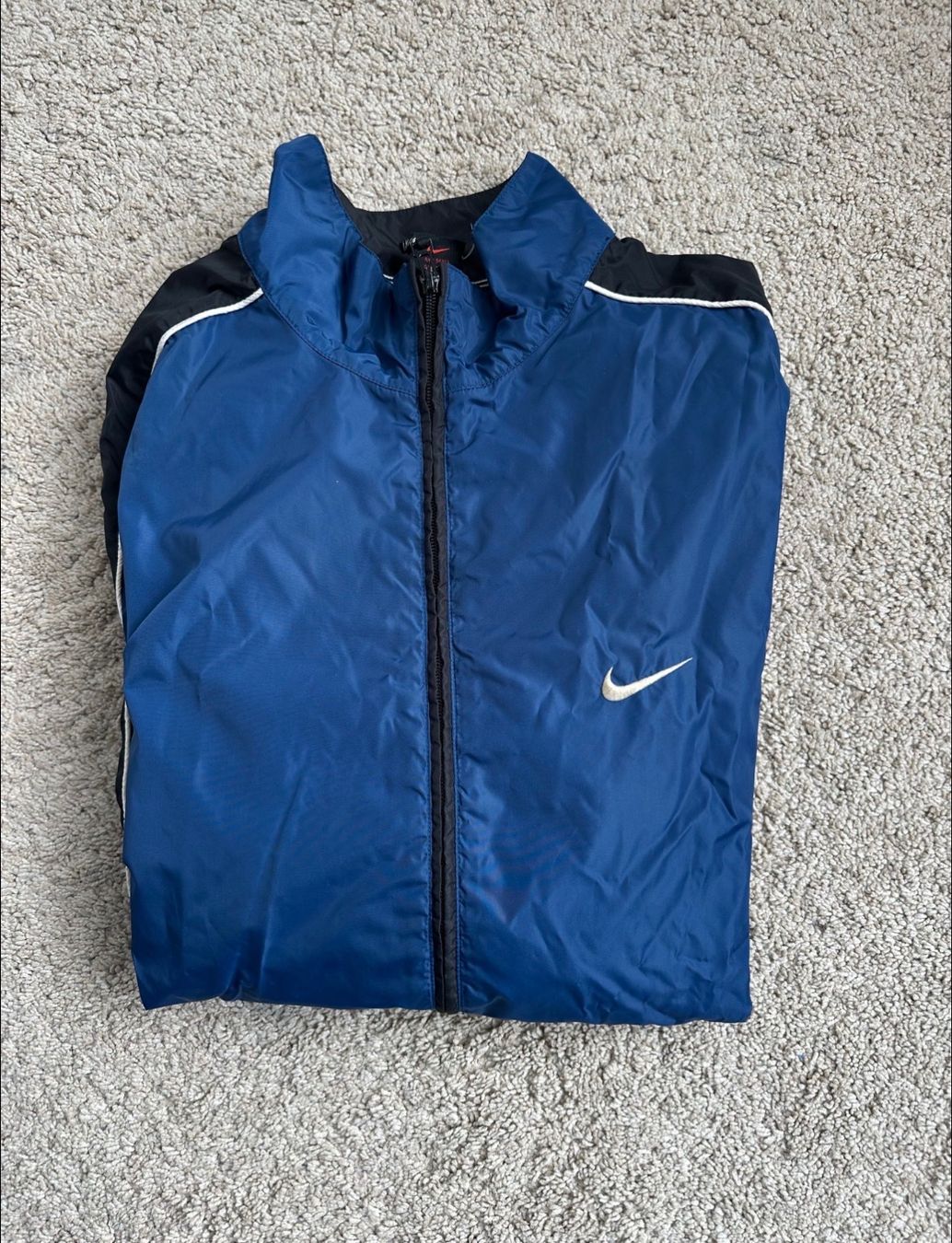 Nike Giacche: Nike Trainingsjacke/Windjacke, Grösse L – Usato da Basel venduto da olo..ir
