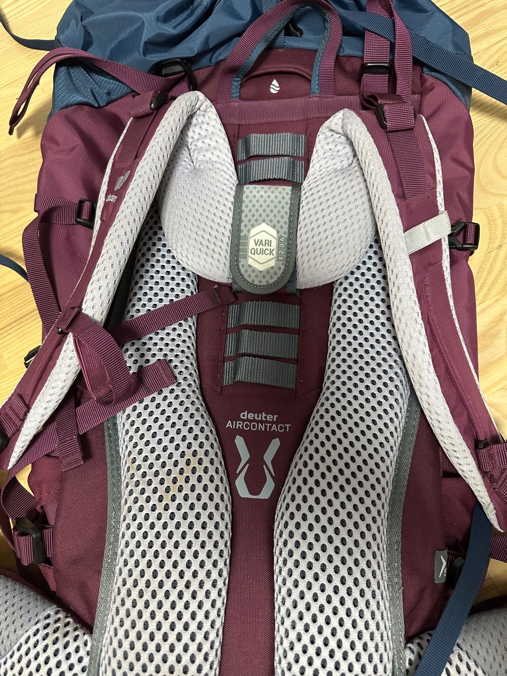 Deuter Zaini: Deuter Aicontact Lite 35+10 SL Rucksack – Usato da Zürich venduto da kuszi 3