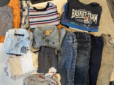 Jungen Kleiderpaket, Grösse 74/80 Top Zustand für den Frühl
