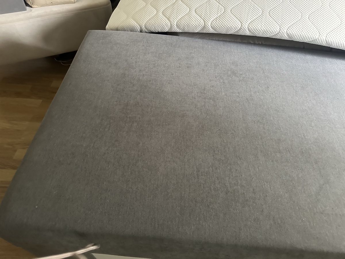 Letti: Bett 90/200 in grau mit Topper – Usato da Zürich venduto da bea_5268 5