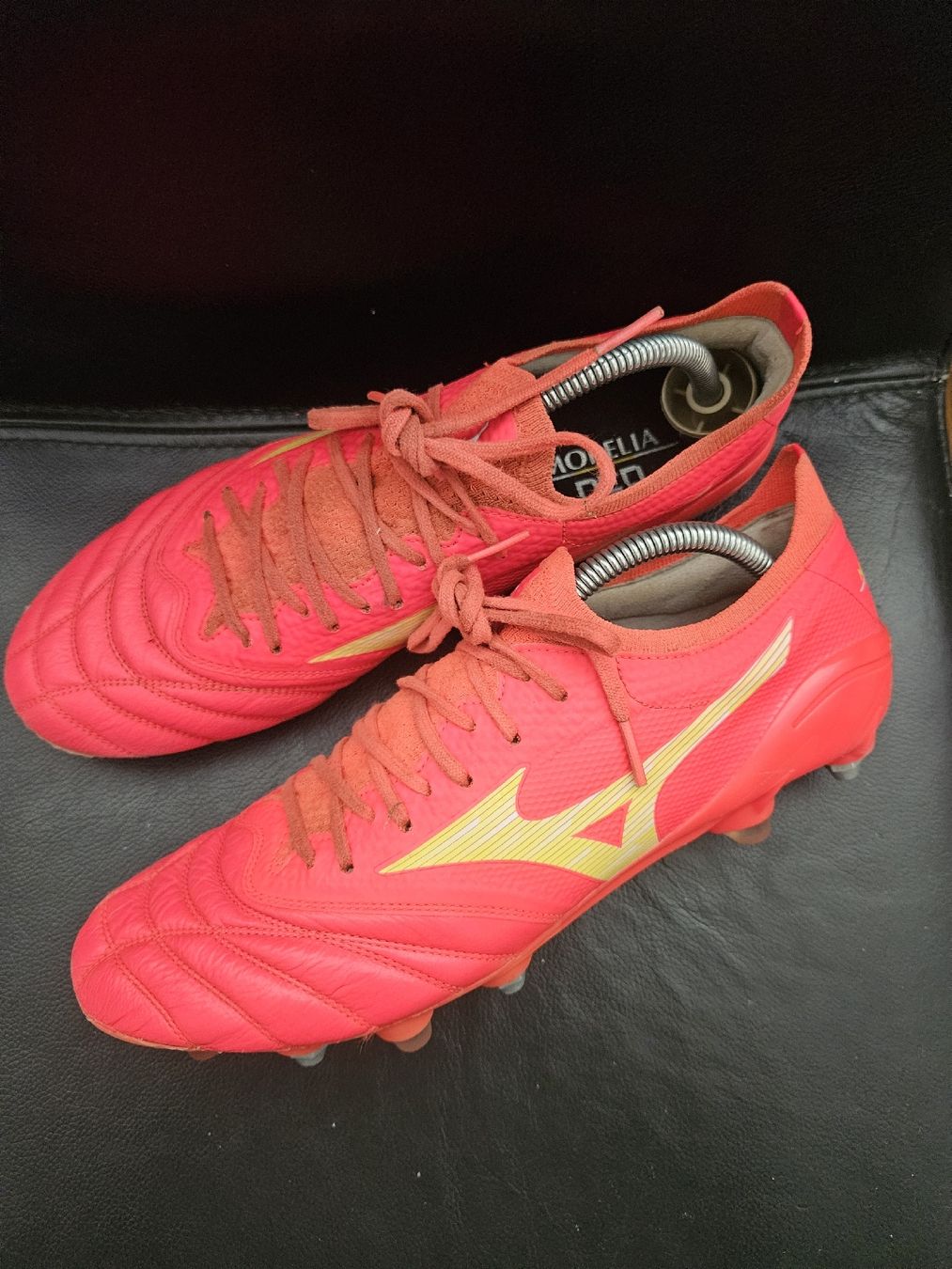 Mizuno Scarpe da uomo: Mizuno NEO SG Stollen Elite Gr 42.5 – Usato da Emmenbrücke venduto da TopGato