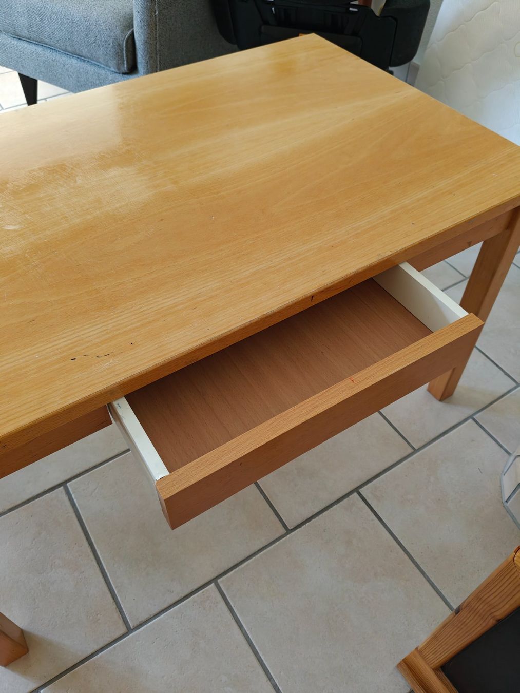 Tische: Kindertisch stabil – Gebraucht aus Niederhasli von Schmidtel 1