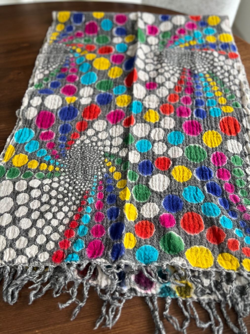 Foulards & écharpes: Bunter Schal mit Fransen, – D'occasion à Ebmatingen par Mistelu