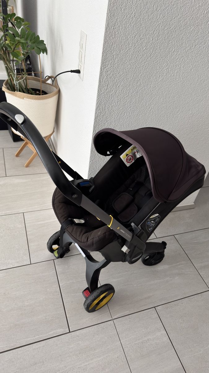 Carrozzine: Doona Autositz & Kinderwagen inkl. Zubehör – Usato da Wallisellen venduto da MicsN 3