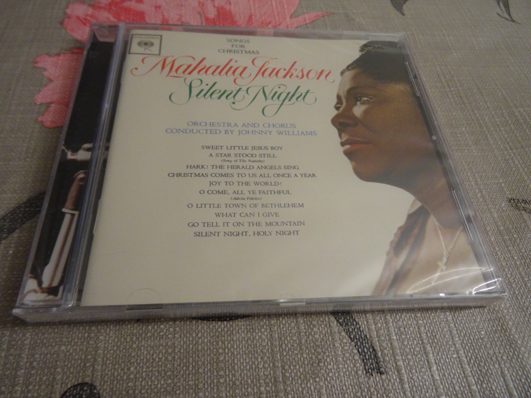 CD: Mahalia Jackson - Silent Night CD - in Folie – Usato da Olten venduto da Disc-Ausverkauf