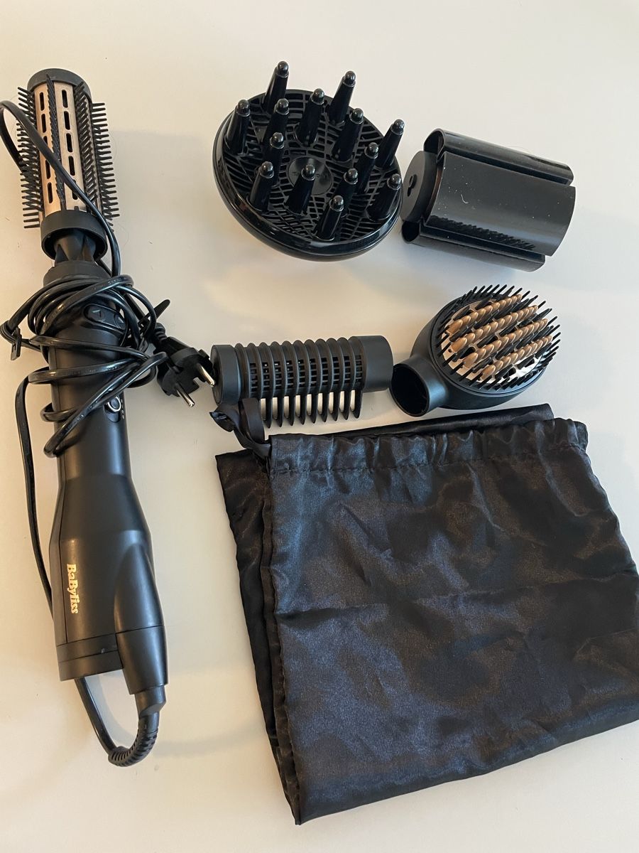 Sonstige Haarpflege: Brosse Babyliss multifonction noire avec accessoires – Gebraucht aus Yverdon-les-Bains von mar_hg5t