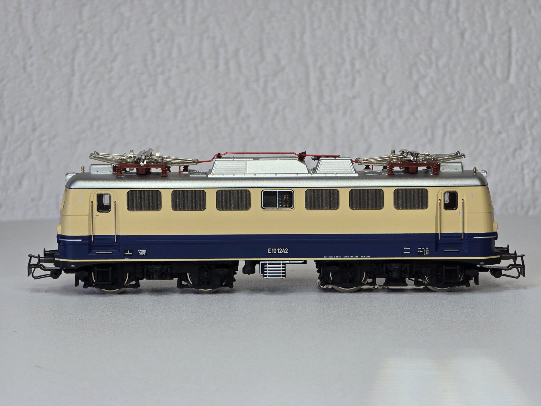 Märklin Modelleisenbahnen: Märklin 30390, DB, E10, BR E 10.1242, MFX Digital, Vitrine – Neu (gemäss Beschreibung) aus Kloten von Nicola2 4