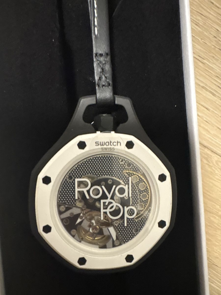 2x AP x Swatch Royal Pop OCHO NEGRO – Neu (Neu und originalverpackt) in ...