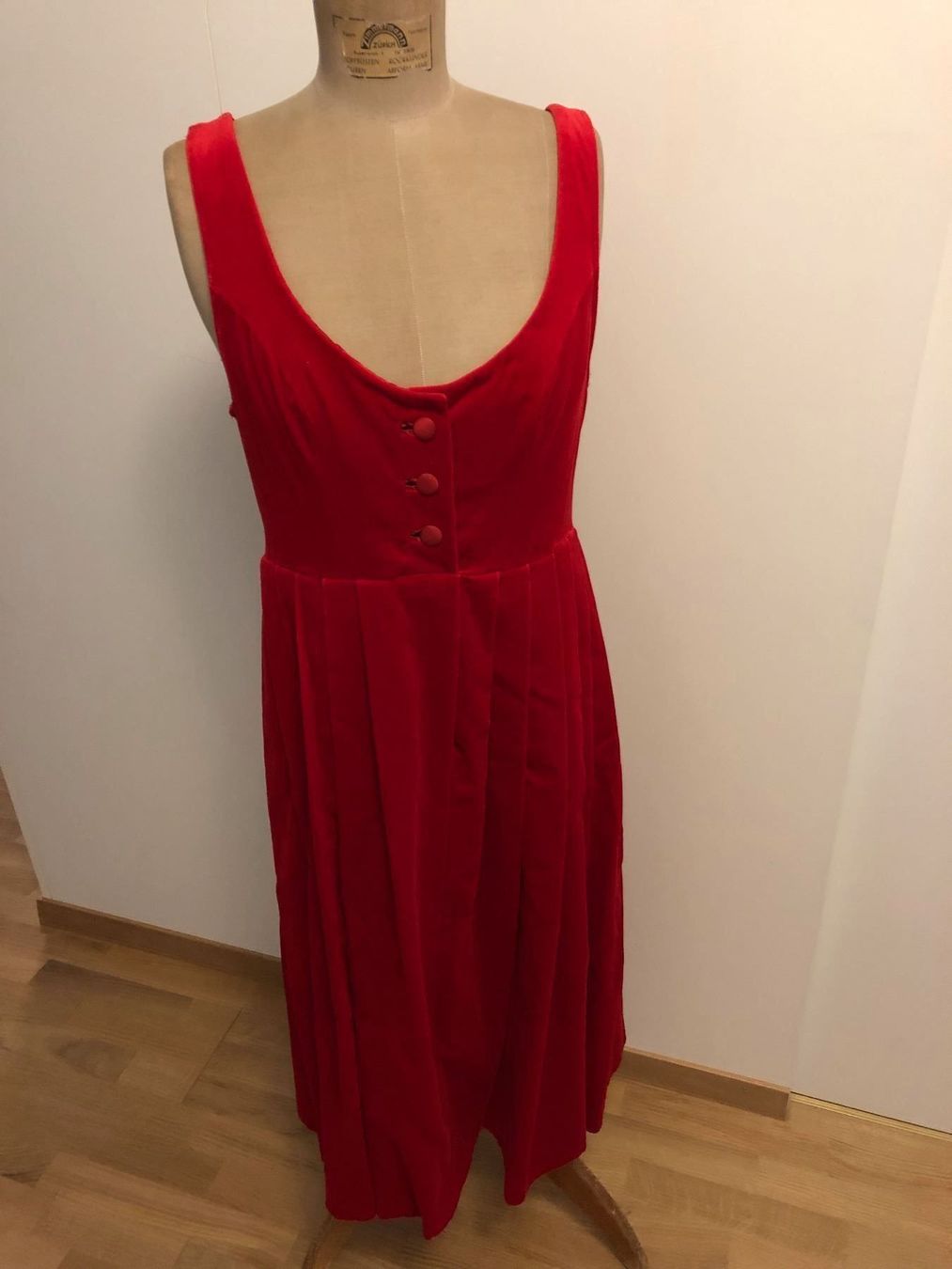 Kostüme: Rotes Dirndl "hochwwertige Verarbeitung" – Gebraucht aus Wabern von carciofo 1