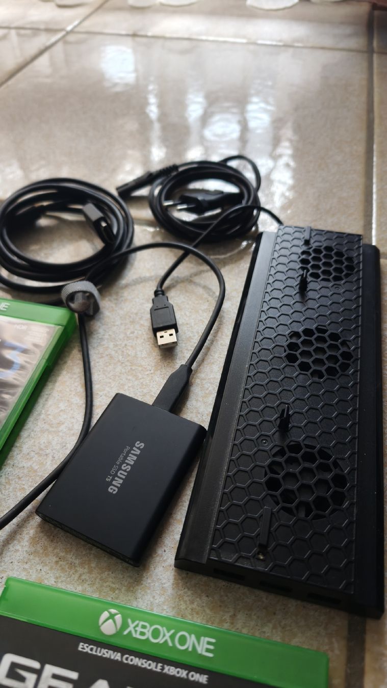 Microsoft Consoles: Xbox One X SSD – D'occasion à Bioggio par Delle87 4