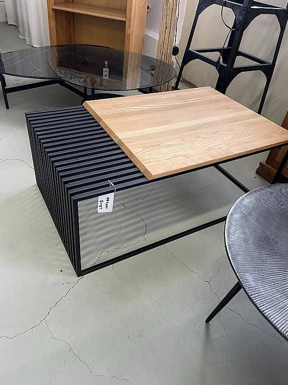 Tavoli: Couchtisch Eichenholz massiv Metall 100x60 – Nuovo (secondo la descrizione) da Zollikofen venduto da uniqueroom 1