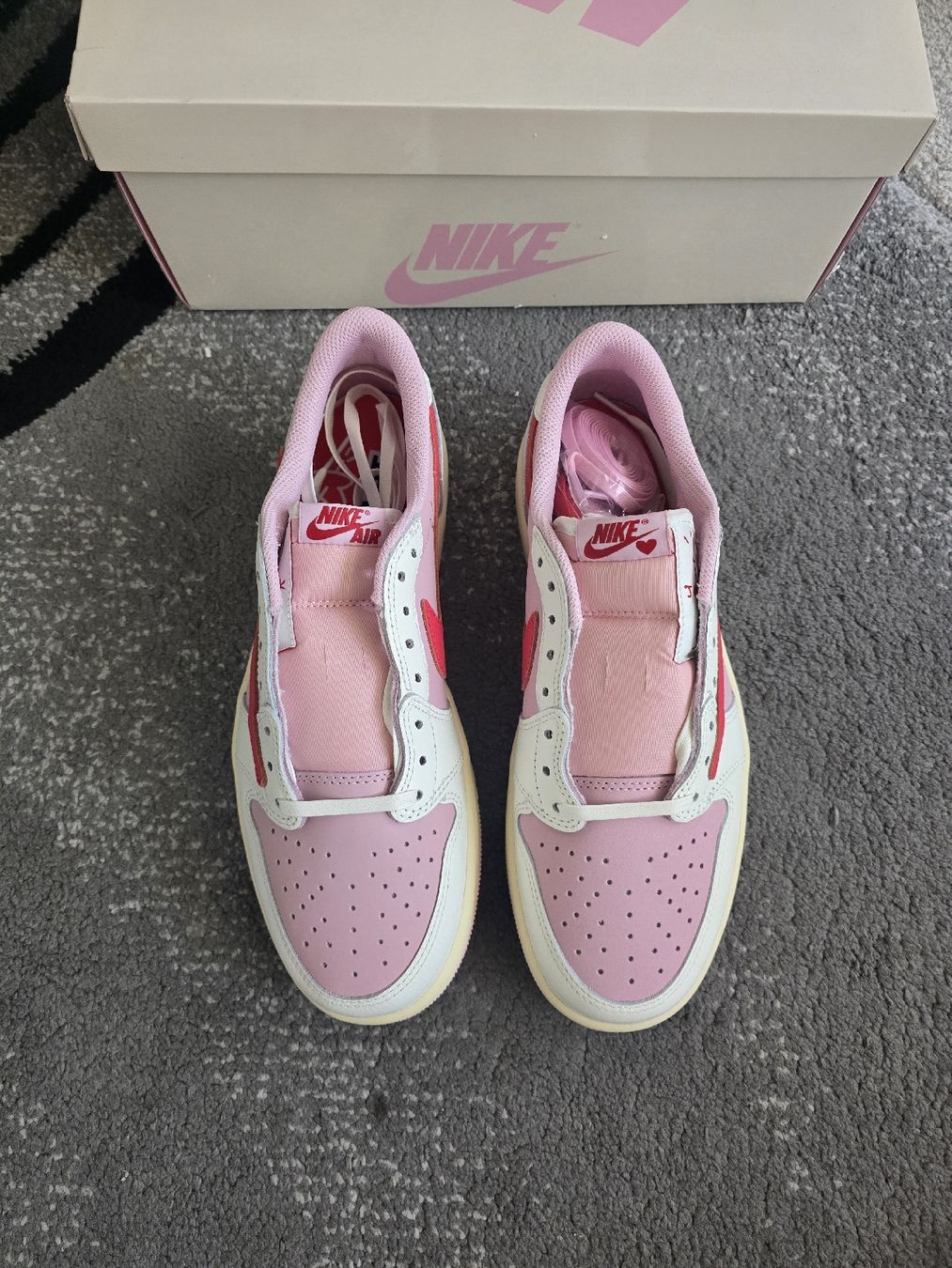 Scarpe da uomo: Jordan 1 low travis scott tropical pink – Nuovo e nell'imballaggio originale da Bôle venduto da A_Kickstory 1