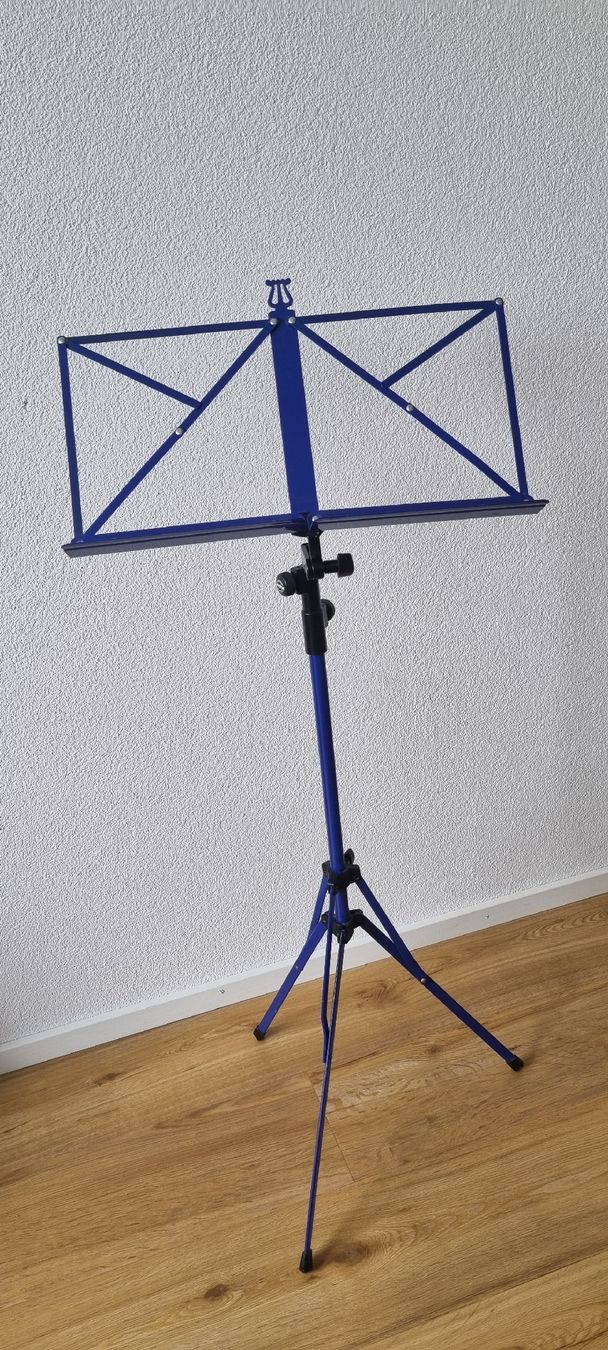 König & Meyer Supporti per strumenti musicali & leggii: K&M Notenständer – Nuovo (secondo la descrizione) da Aarau venduto da Janna_Valkosipuli