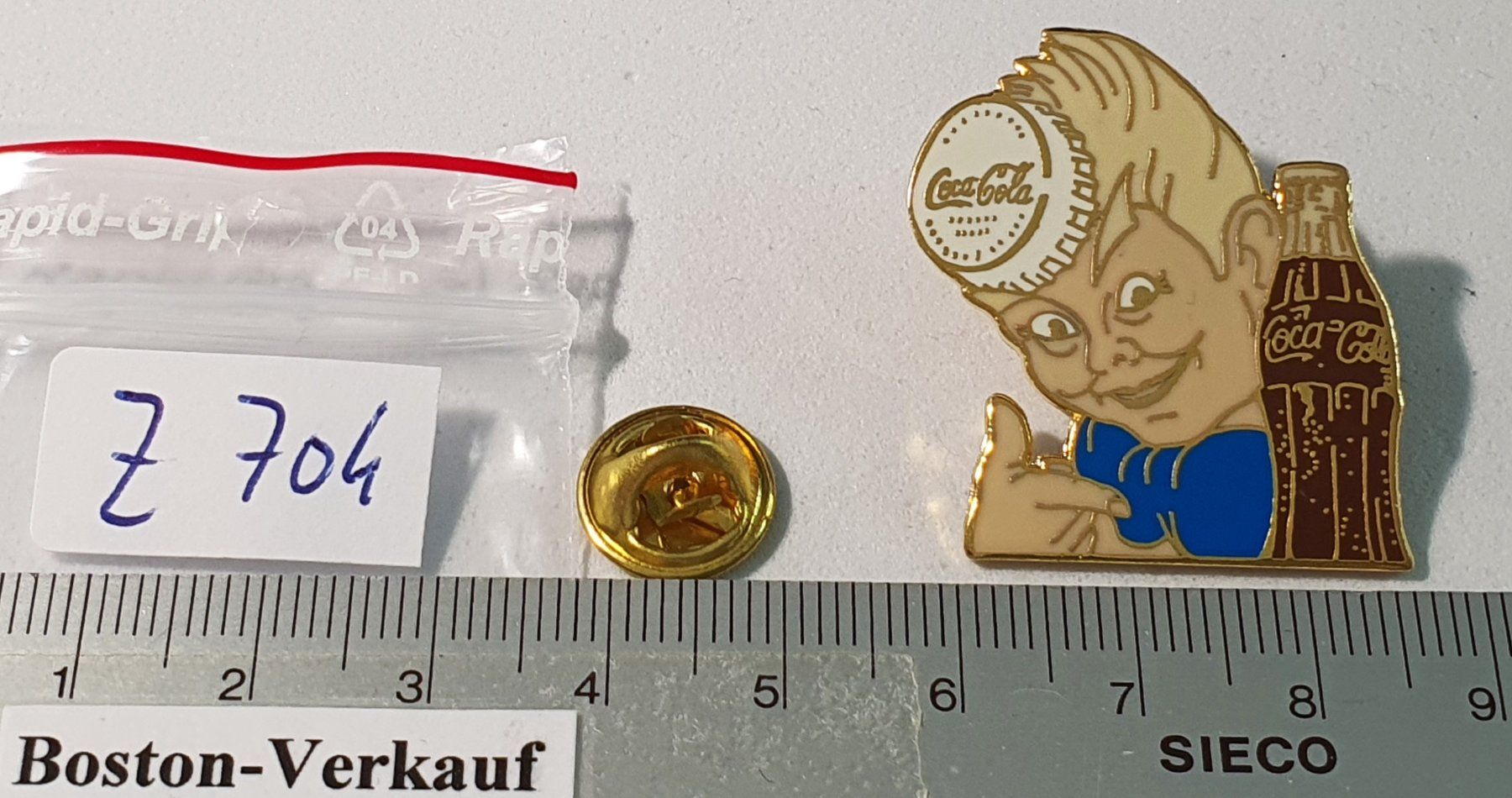 Plaketten & Abzeichen: Z704 - Pin Coca Cola Coke Service Boy – Gebraucht aus Reinach BL von Boston-Verkauf 2