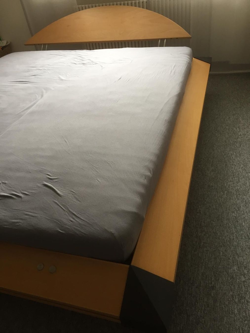 Lits: Designerbett / Einzelanfertigung  – D'occasion à Raperswilen par ena_khb8