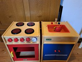 Gut erhaltene Kinderküche aus Holz mit Zubehör!