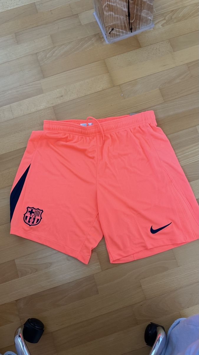 FC Barcelona Canottiere & Pantaloni: Fc Barcelone drittes Trikot Nike Shorts Gr. L – Nuovo e nell'imballaggio originale da Brunnen venduto da browneyes_007