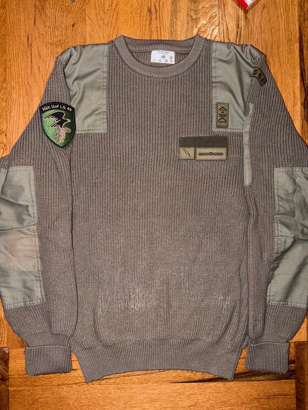 Pulls & Sweat-shirts: Schweizer Instruktor Pullover Grösse 48 – D'occasion à Opfikon par oza_cc6l